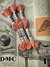 2105 ZALM ROZE katoen DMC borduurgaren Retors A Broder no 4 - 10 meter