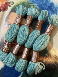 * 7598 Borduurwol BLAUW midden azuur | Bruin label - Colbert DMC Tapestry wool