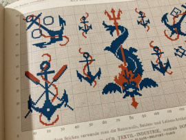 Boeken | Bibliothek DMC | Alpahbete für die Stickerin - Buchstaben, Monogramme, Ziffern und Ornamente Muster mit Bausen für Weis Stickerei