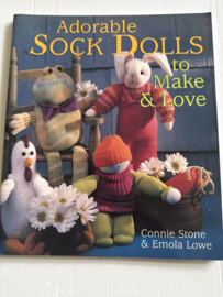 VERKOCHT | Boeken | Poppen | Adorable Sock Dolls to Make & Love Connie Stone -  Emola Lowe (Sokken poppen maken)