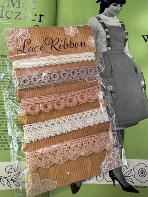 GEEL, ORANJE | Kant - Kloskant - Lace - Dentelle - Spitzenband