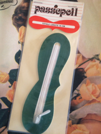 VERKOCHT | Vintage | Ritsen | Passepoil  Groen - 15cm - schulp model