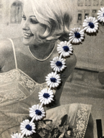 Sierband | Wit | Bloemen | 01 cm - Retro band madeliefje met blauw hartje