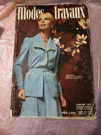 1974 | Modes & Travaux Magazine - N° 877 -  56e ANNEE JANVIER - PONCHO - PANNENLAP MET ROOS