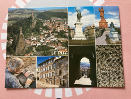 Kantklossen | Frankrijk |  Le Puy - Dentelliere au carreau - briefkaart 