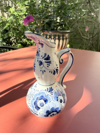 VERKOCHT | Delfts blauw | Kannetje of vaasje - 16 cm met pioenrozen motief