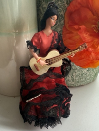 Spanje | Poppen | Klederdracht | Een prachtige Spaanse temperamentvolle flamenco pop met gitaar 'Marin chichlana dolls'