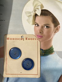 Ø 30 mm | Knopenkaarten | Blauw | Mödische Knopfe: twee vintage platte knopen met apart patroon