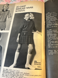 Madeleine: mode en patronenblad van Margriet | 1965, nr. 08 augustus 1965 - 88 knippatronen gratis raderblad - kantoorkleding - pyjama - dames jas - jongens pakje en jas - rokken