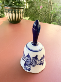 VERKOCHT | Delfts blauw | Tafelbel met molen en bloemen Delftsblauw - 13 cm