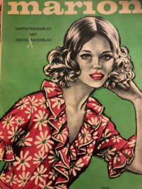 1968 | Marion naaipatronen maandblad | nr. 242  augustus 1968 INHOUDSOPGAVE - met radarblad  - jurkjes, mannenjas, regenkleding