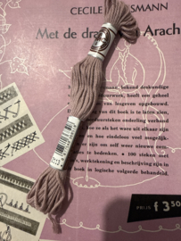 2113 OUD ROZE katoen DMC borduurgaren Retors A Broder no 4 - 10 meter