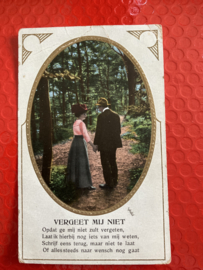 Ansichtkaart | Brocante kaart Stelletje in bos 'VERGEET MIJ NIET' (1914)
