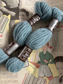 * 7594 Borduurwol BLAUW licht | Bruin label - Colbert DMC Tapestry wool