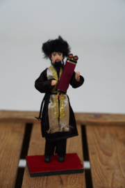 VERKOCHT | Oost-Europa | Poppen | Klederdracht | Moishe met torah rol - uniek Joods poppetje