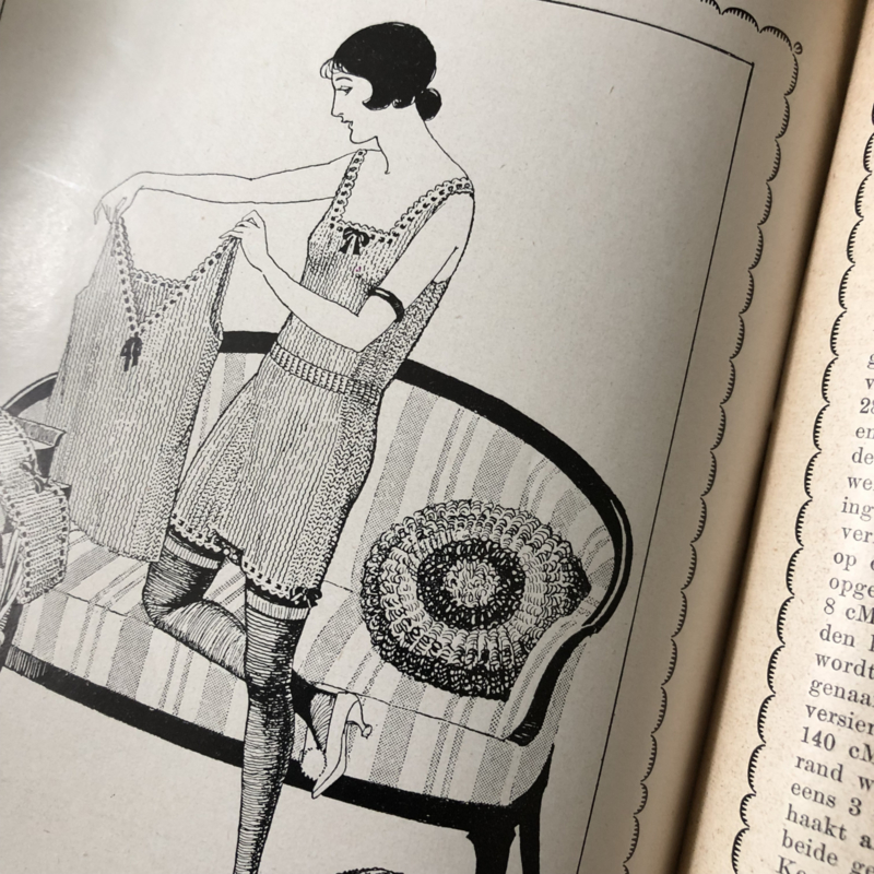 VERKOCHT | 1920 | Boeken | Handwerken | Beyer's Handwerkboeken Serie H N° 63 - Nieuwe Gehaakte en gebreide kleeding - Otto Beyer met 34 afbeeldingen en een bijvoegsel met knippatronen