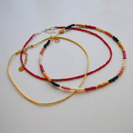 Ketting kralen rood, roze, geel, beige en groen