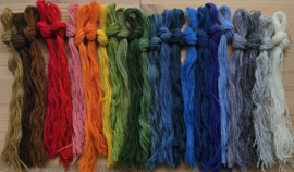 Zweeds wollen borduurgaren, enkeldraads, set van 24 kleuren
