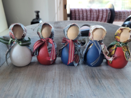 Houten kabouters / paasheksjes 1