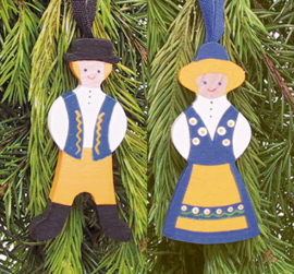 Set houten popjes in Zweedse klederdracht