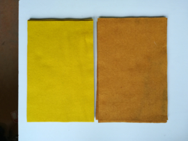 Vadmal, heldergeel lapjes 20 x 30 (links)