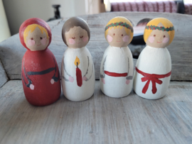 Houten Lucia popjes 6-7 cm hoog