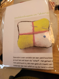 Speldenkussentje in skarvsöm techniek