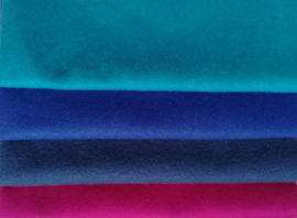 Vadmal, kobalt blauw lapjes 50 x 50 (Middelste kleur foto)