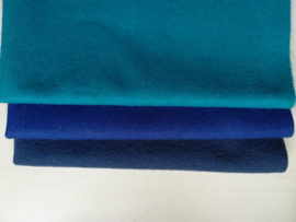 Vadmal, kobalt blauw lapjes 20 x 30 (Middelste kleur foto)