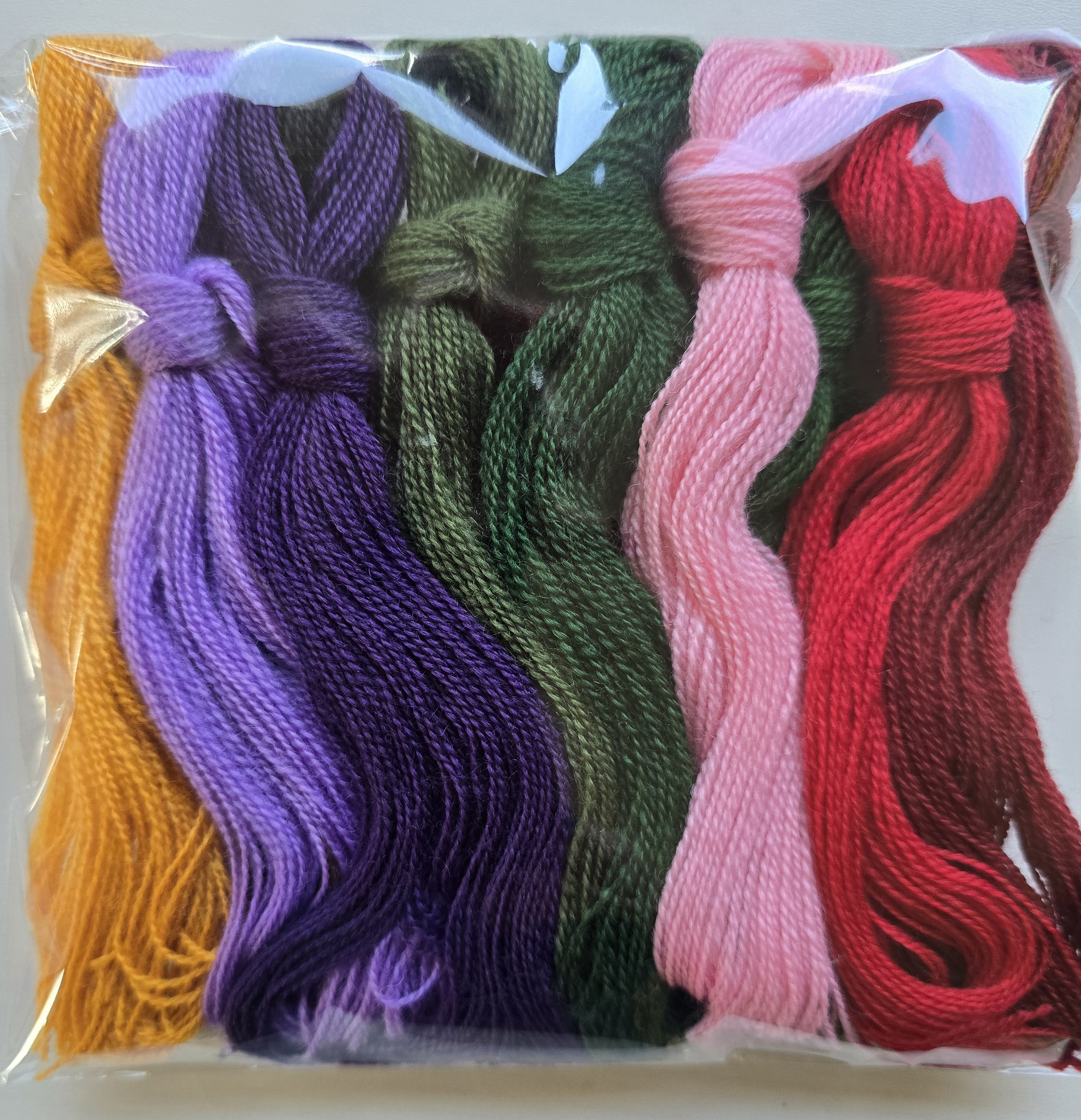 Dun wollen garen, set van 13 kleuren