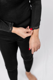 Engel Natur - Dames Longsleeve in bio merinowol met zijde - Zwart met kanten boordje -  op voorraad in 38/40, 42/44 of 46/48