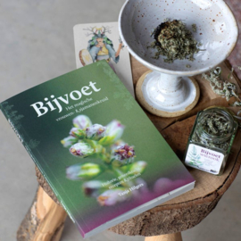 Bijvoet, het magische vrouwen- en sjamanenkruid  NIEUW Met gratis boekenlegger! - Tanja Hilgers -  In bestelling, voorradig op 9 april