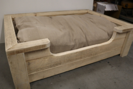 Hondenmand Vito gebruikt hout