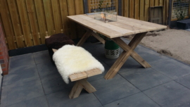 Tafel met kruispoten