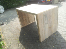 Bar tafel met dichte zijkanten