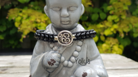 Onyx wrap  armband