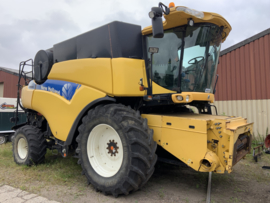 New Holland  CR9080 elevation