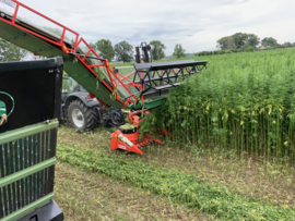 Double Cut set met Bomi hennep kooi en Hemput VI s op tractor