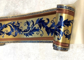 Klassieke Elegantie: Blauwe Gouden Behangrand met Subtiele Bladpatronen