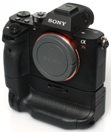 Sony A7R body + verticale grip