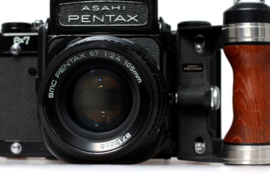 Pentax 6x7 + 2.4 / 105mm lens