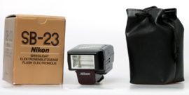 Nikon SB-23 TTL. Flitser compact