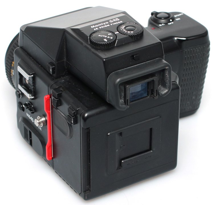 Mamiya 645 super + 80mm f2,8 N, AE zoeker, riem, en winder.