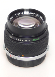 Olympus OM f2.0 / 85 mm