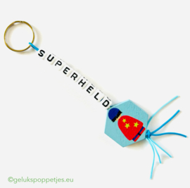 Superheld gelukspoppetje sleutelhanger