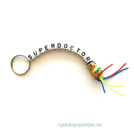 Superdoctor gelukspoppetjes sleutelhanger
