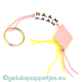 Naam sleutelhanger met geluksspekje