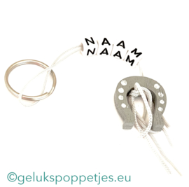 Naam sleutelhanger met hoefijzer gelukshangertje