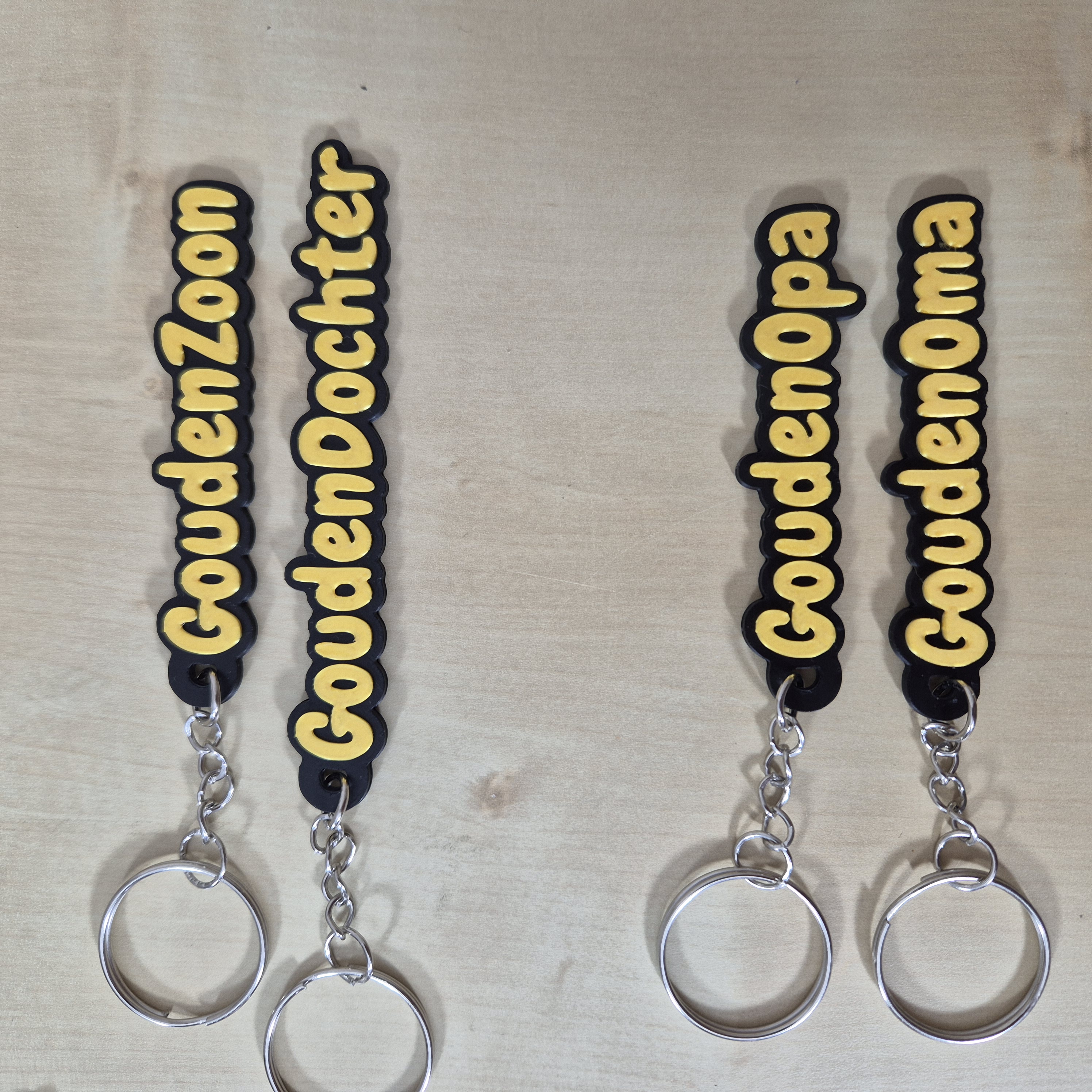 Gepersonaliseerde Sleutelhanger: goud op zwart