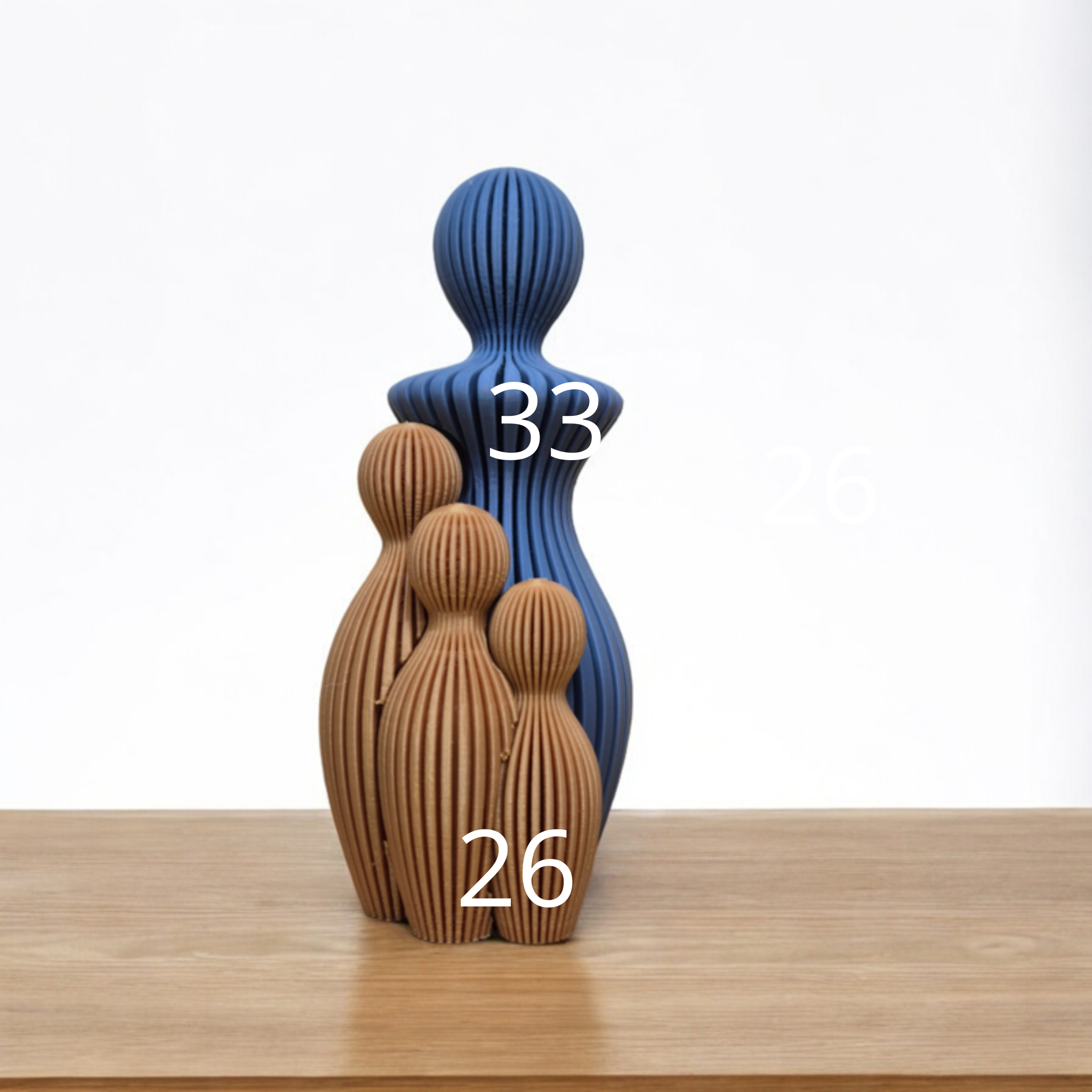 Modern 3d geprint beeldje mama met 3 kinderen